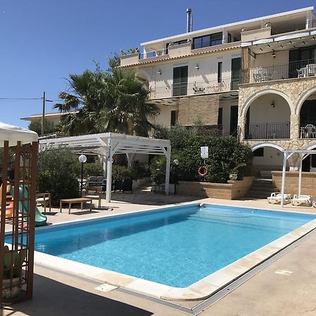 Villa Ceni - Appartamenti Con Camere, Cucina, Wc E Terrazza Sul Mare In Villa Con Piscina, Giardino E Parcheggio 마리넬라 외부 사진