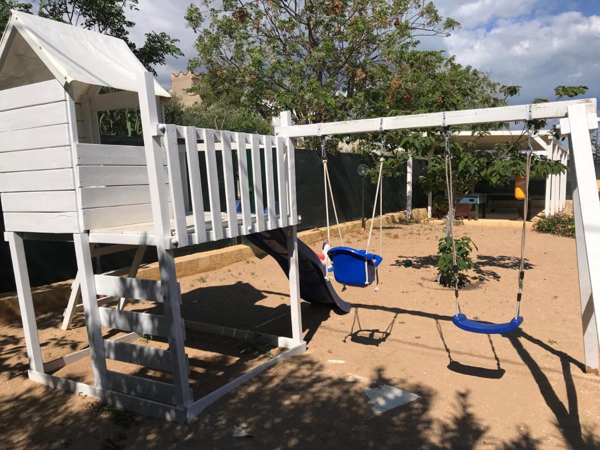 Villa Ceni - Appartamenti Con Camere, Cucina, Wc E Terrazza Sul Mare In Villa Con Piscina, Giardino E Parcheggio 마리넬라 외부 사진