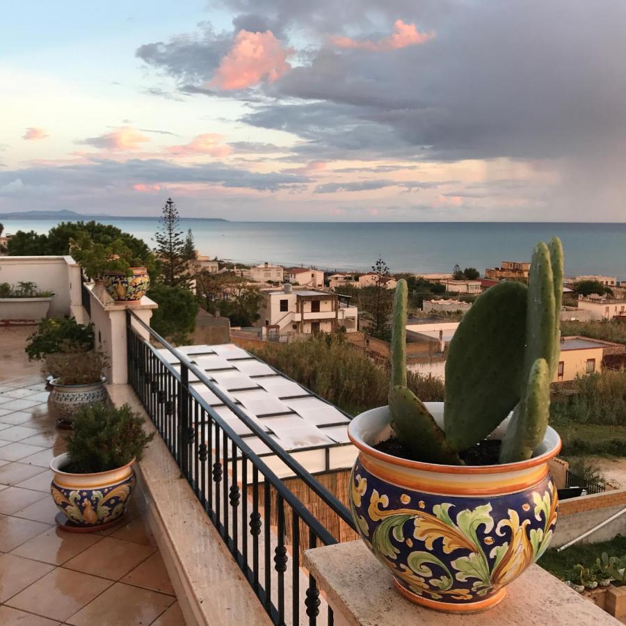 Villa Ceni - Appartamenti Con Camere, Cucina, Wc E Terrazza Sul Mare In Villa Con Piscina, Giardino E Parcheggio 마리넬라 외부 사진