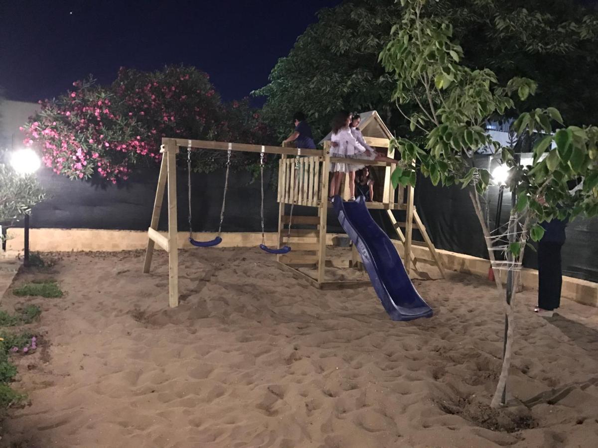 Villa Ceni - Appartamenti Con Camere, Cucina, Wc E Terrazza Sul Mare In Villa Con Piscina, Giardino E Parcheggio 마리넬라 외부 사진