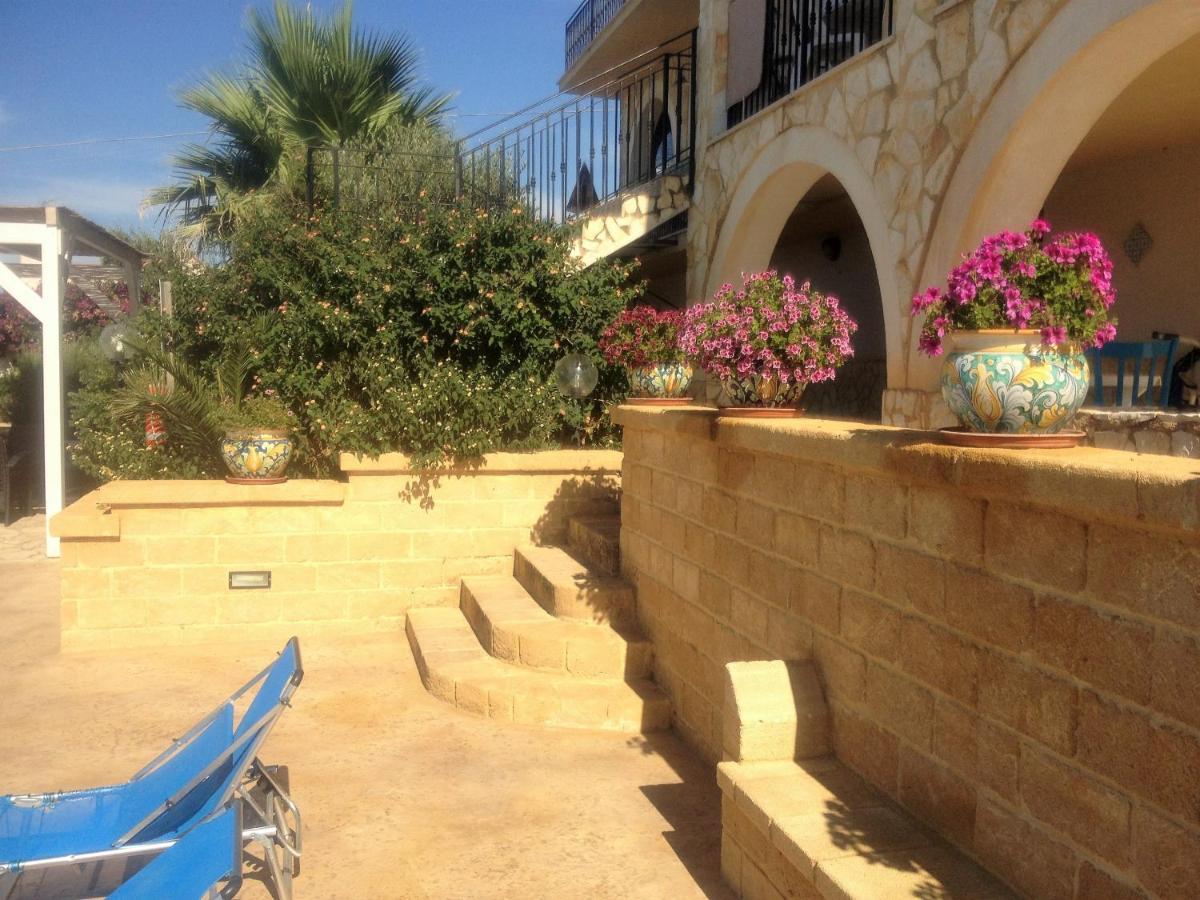 Villa Ceni - Appartamenti Con Camere, Cucina, Wc E Terrazza Sul Mare In Villa Con Piscina, Giardino E Parcheggio 마리넬라 외부 사진