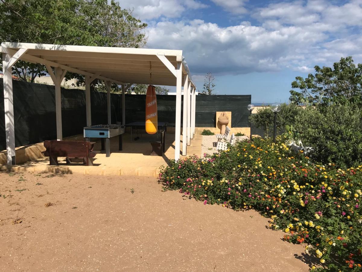Villa Ceni - Appartamenti Con Camere, Cucina, Wc E Terrazza Sul Mare In Villa Con Piscina, Giardino E Parcheggio 마리넬라 외부 사진