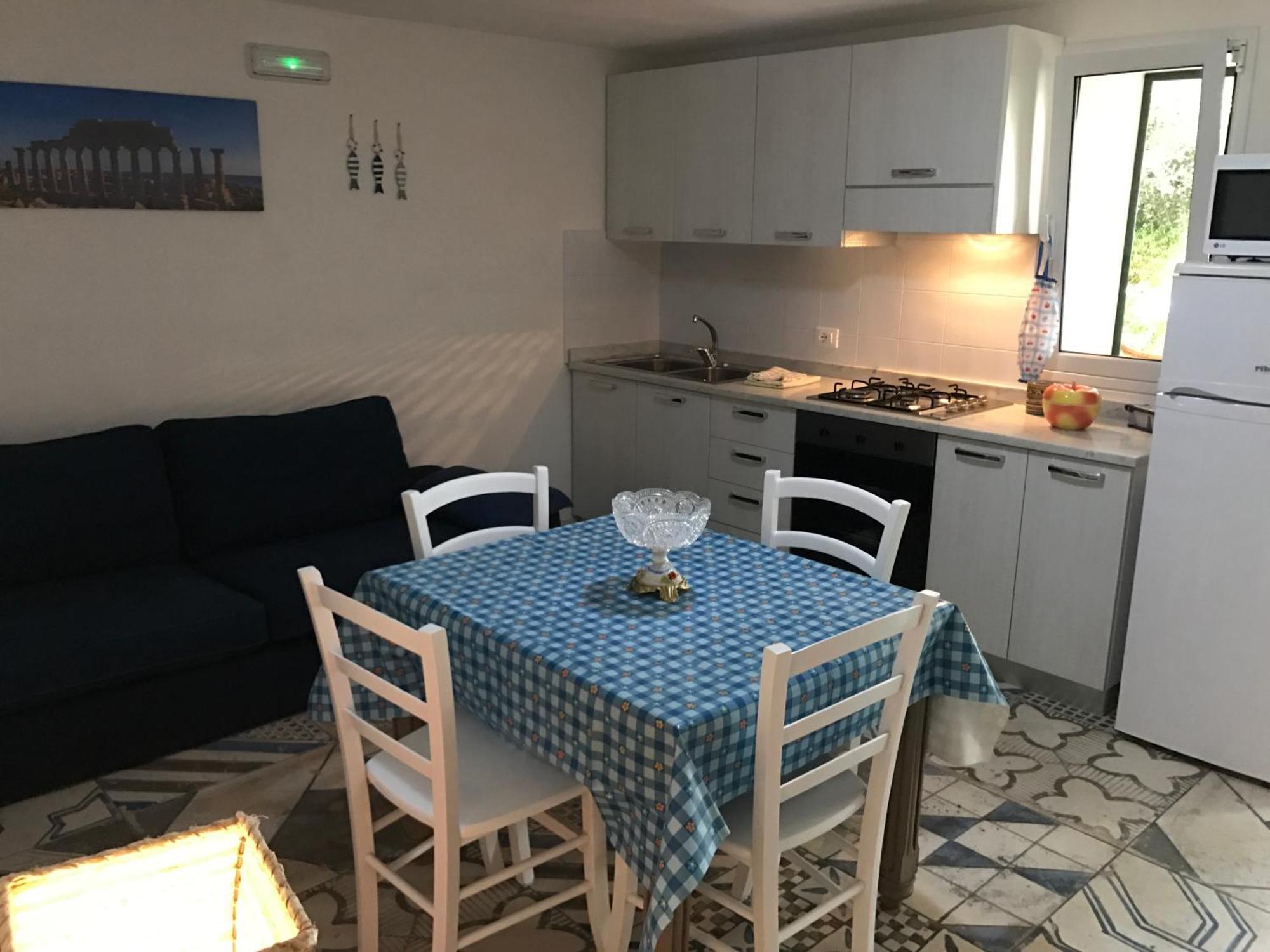 Villa Ceni - Appartamenti Con Camere, Cucina, Wc E Terrazza Sul Mare In Villa Con Piscina, Giardino E Parcheggio 마리넬라 외부 사진