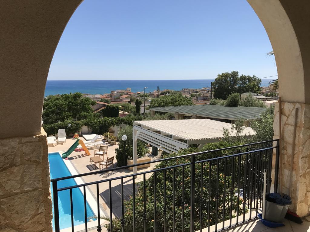 Villa Ceni - Appartamenti Con Camere, Cucina, Wc E Terrazza Sul Mare In Villa Con Piscina, Giardino E Parcheggio 마리넬라 외부 사진