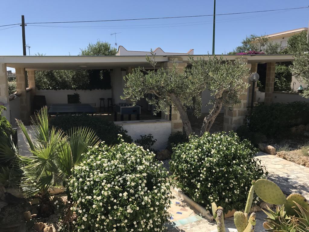 Villa Ceni - Appartamenti Con Camere, Cucina, Wc E Terrazza Sul Mare In Villa Con Piscina, Giardino E Parcheggio 마리넬라 외부 사진