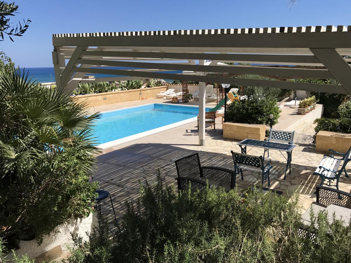 Villa Ceni - Appartamenti Con Camere, Cucina, Wc E Terrazza Sul Mare In Villa Con Piscina, Giardino E Parcheggio 마리넬라 외부 사진