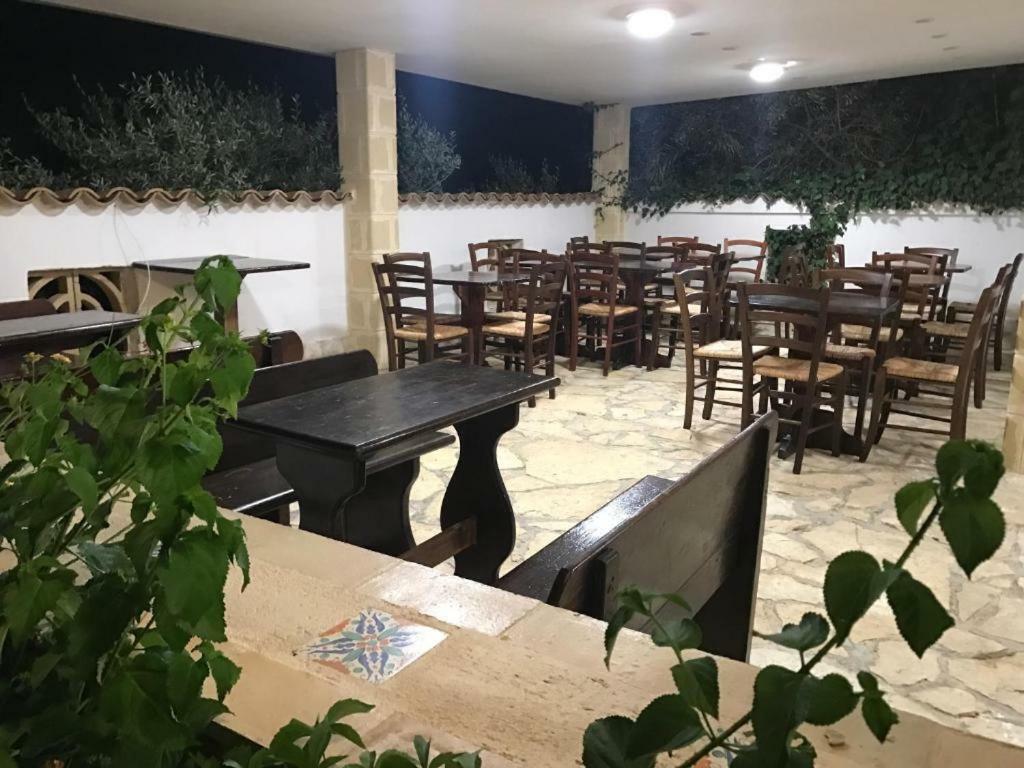 Villa Ceni - Appartamenti Con Camere, Cucina, Wc E Terrazza Sul Mare In Villa Con Piscina, Giardino E Parcheggio 마리넬라 외부 사진