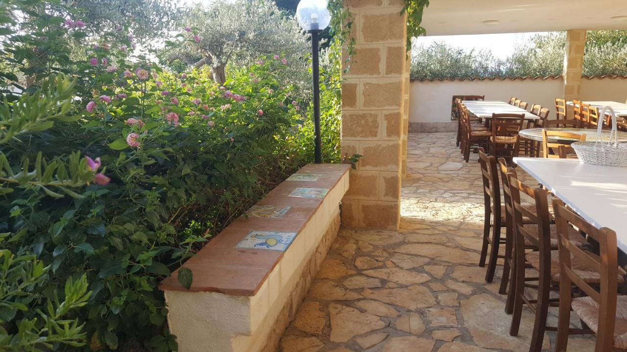 Villa Ceni - Appartamenti Con Camere, Cucina, Wc E Terrazza Sul Mare In Villa Con Piscina, Giardino E Parcheggio 마리넬라 외부 사진