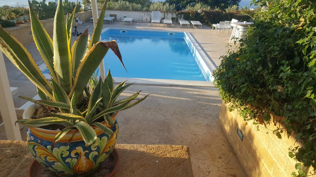 Villa Ceni - Appartamenti Con Camere, Cucina, Wc E Terrazza Sul Mare In Villa Con Piscina, Giardino E Parcheggio 마리넬라 외부 사진