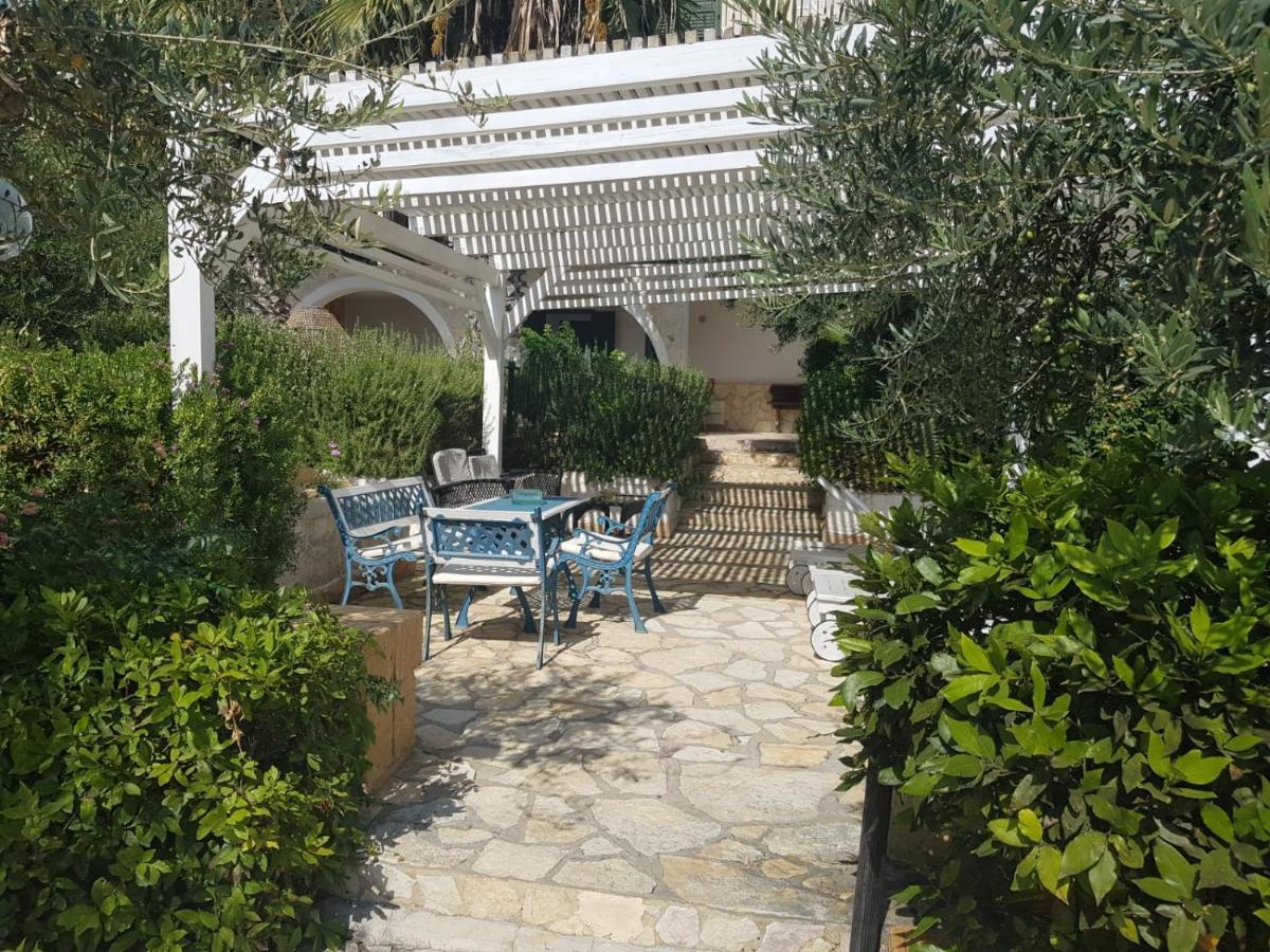 Villa Ceni - Appartamenti Con Camere, Cucina, Wc E Terrazza Sul Mare In Villa Con Piscina, Giardino E Parcheggio 마리넬라 외부 사진