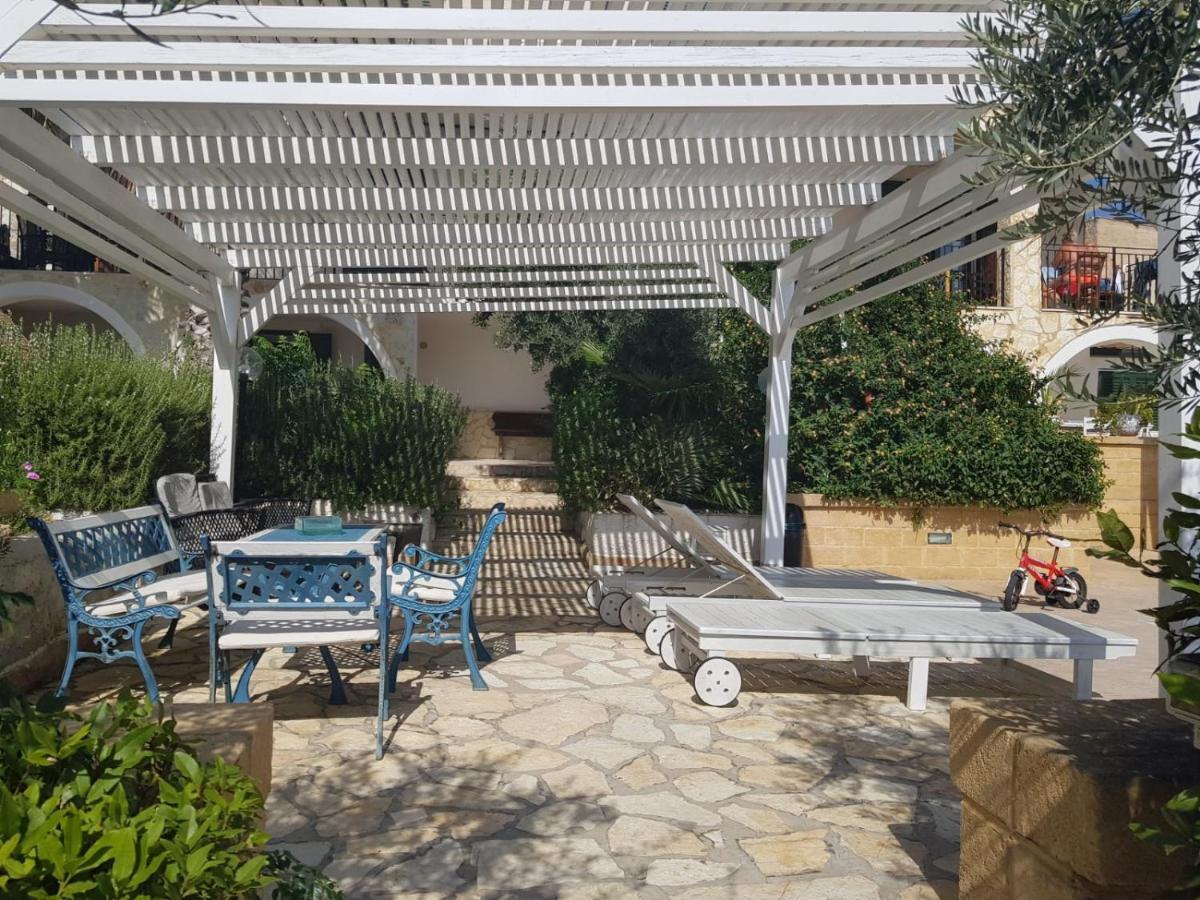 Villa Ceni - Appartamenti Con Camere, Cucina, Wc E Terrazza Sul Mare In Villa Con Piscina, Giardino E Parcheggio 마리넬라 외부 사진